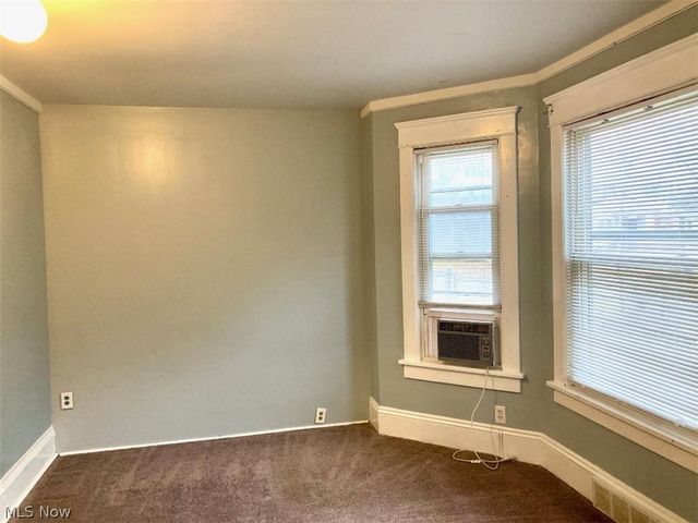 32 Summit Avenue, Niles, OH 44446