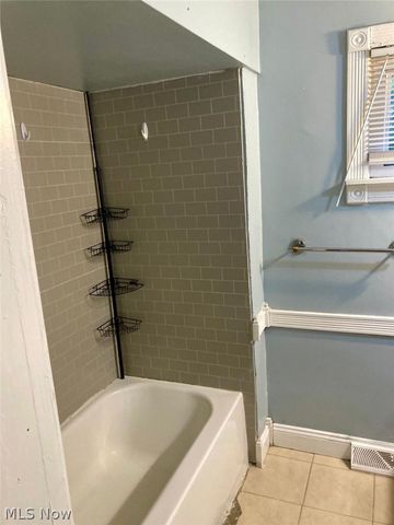 32 Summit Avenue, Niles, OH 44446