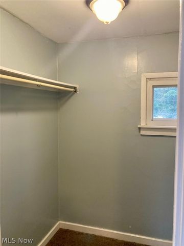 32 Summit Avenue, Niles, OH 44446