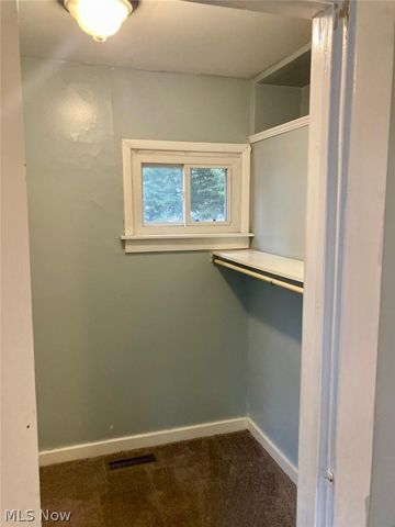 32 Summit Avenue, Niles, OH 44446