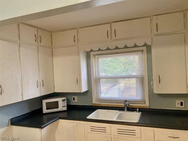 32 Summit Avenue, Niles, OH 44446