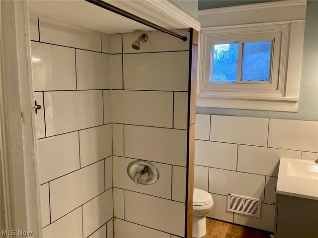 32 Summit Avenue, Niles, OH 44446