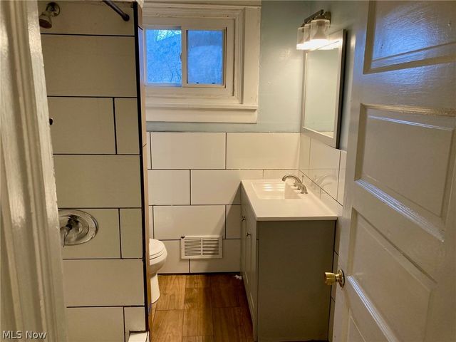 32 Summit Avenue, Niles, OH 44446