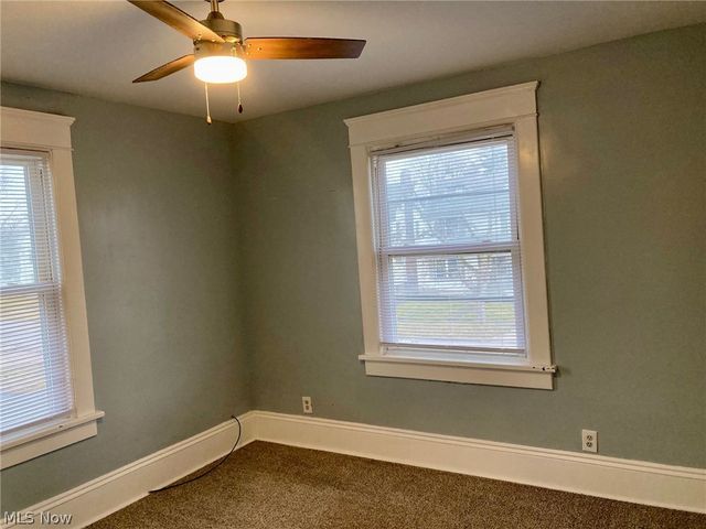 32 Summit Avenue, Niles, OH 44446