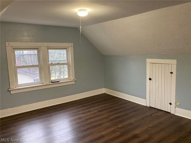 32 Summit Avenue, Niles, OH 44446