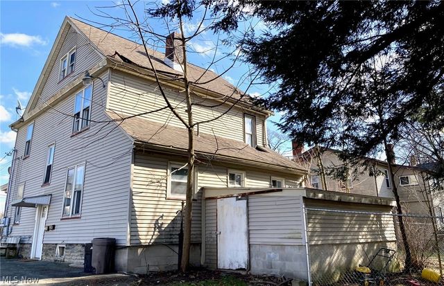 32 Summit Avenue, Niles, OH 44446