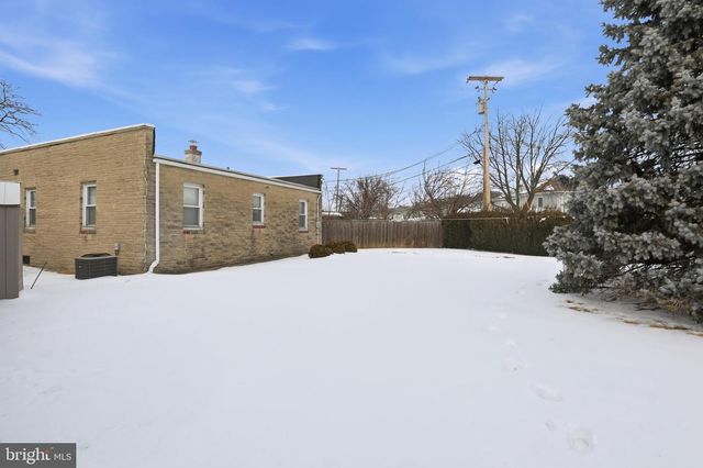 339 FREDRICK CT, York, PA 17403