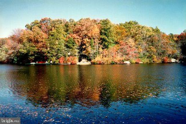 1 DICKSON DR, Medford, NJ 08055