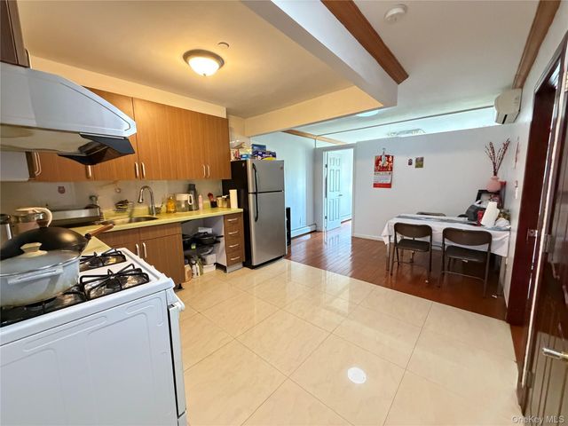 31-12 Union Street 6A, Flushing, NY 11354