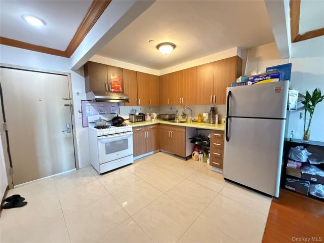 31-12 Union Street 6A, Flushing, NY 11354