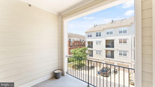 4427-B BEECHSTONE LN, Fairfax, VA 22033