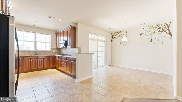 4427-B BEECHSTONE LN, Fairfax, VA 22033