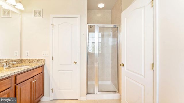 4427-B BEECHSTONE LN, Fairfax, VA 22033