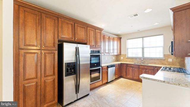 4427-B BEECHSTONE LN, Fairfax, VA 22033