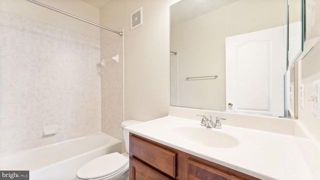 4427-B BEECHSTONE LN, Fairfax, VA 22033