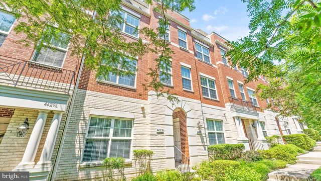 4427-B BEECHSTONE LN, Fairfax, VA 22033