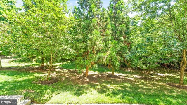 4427-B BEECHSTONE LN, Fairfax, VA 22033