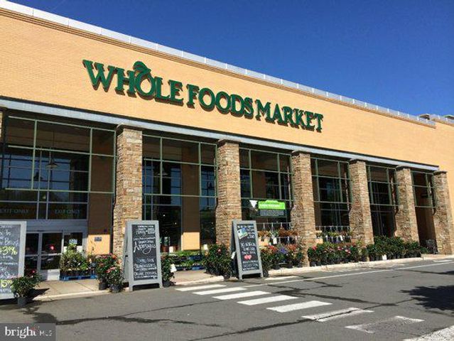 4427-B BEECHSTONE LN, Fairfax, VA 22033