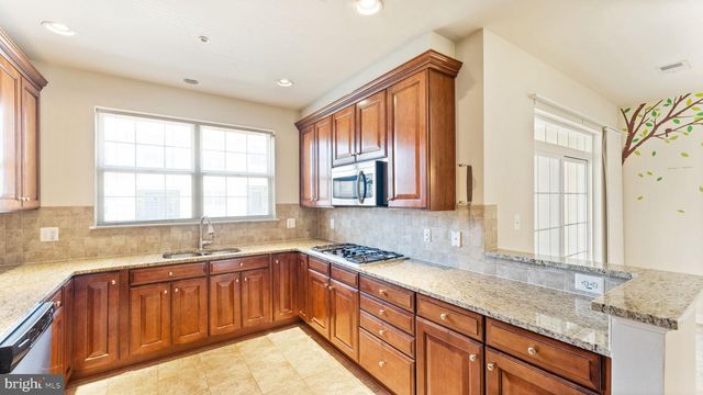 4427-B BEECHSTONE LN, Fairfax, VA 22033