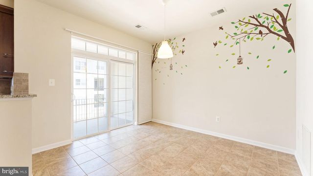 4427-B BEECHSTONE LN, Fairfax, VA 22033