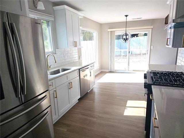 10085 Old Woodland Entry, Johns Creek, GA 30022