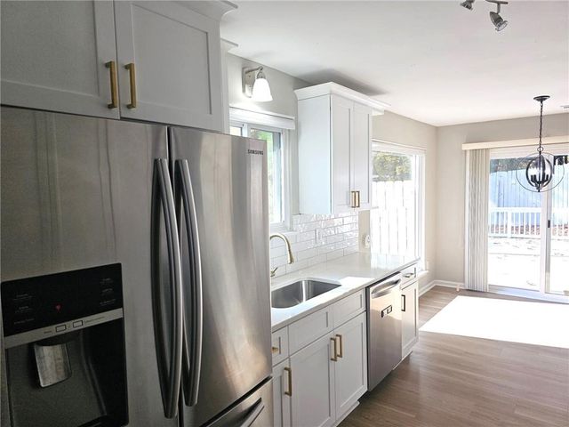 10085 Old Woodland Entry, Johns Creek, GA 30022