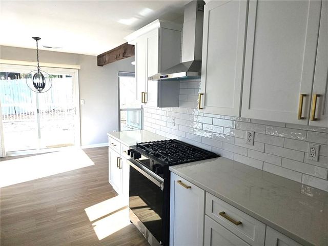 10085 Old Woodland Entry, Johns Creek, GA 30022