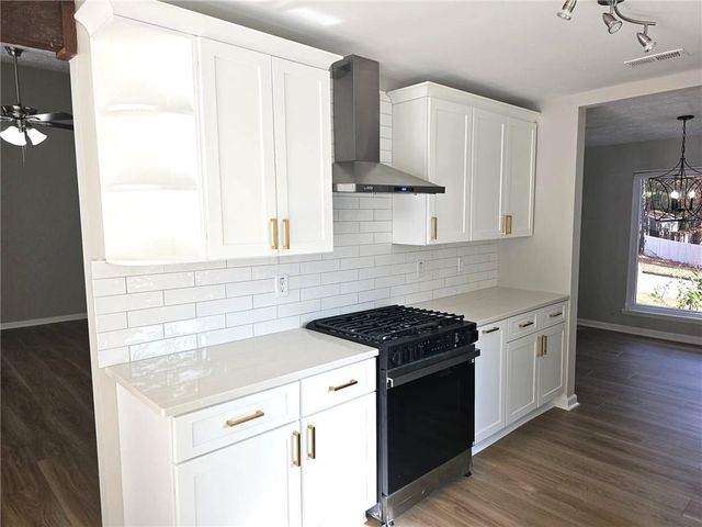 10085 Old Woodland Entry, Johns Creek, GA 30022