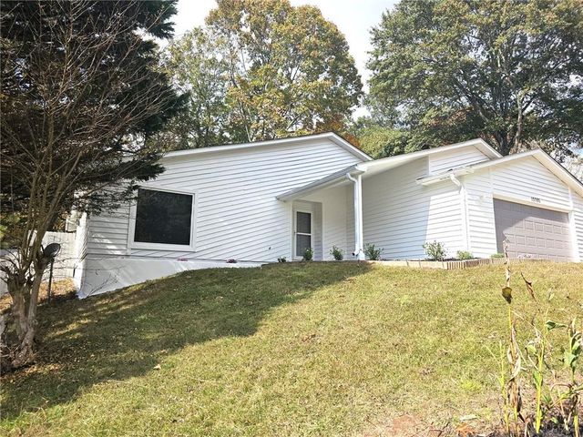 10085 Old Woodland Entry, Johns Creek, GA 30022