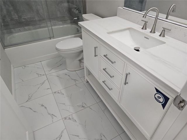 10085 Old Woodland Entry, Johns Creek, GA 30022