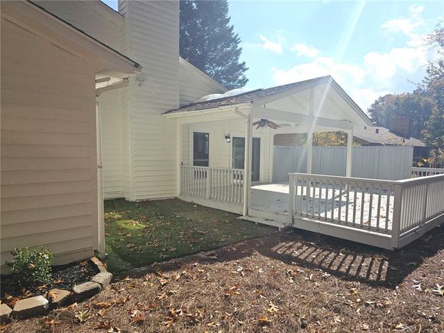 10085 Old Woodland Entry, Johns Creek, GA 30022