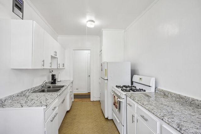 445 Gramatan Ave CD3, Fleetwood, NY 10552