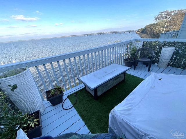 8550 Scenic Hwy F, Pensacola, FL 32514