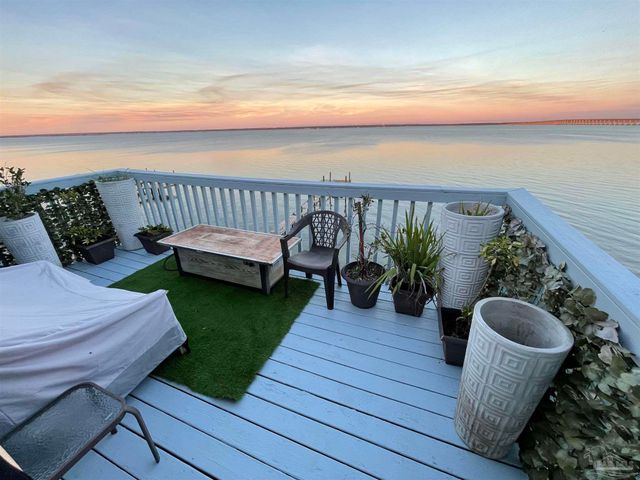 8550 Scenic Hwy F, Pensacola, FL 32514