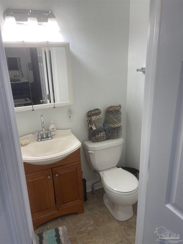 8550 Scenic Hwy F, Pensacola, FL 32514