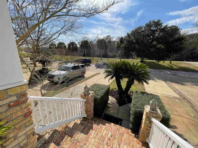 8550 Scenic Hwy F, Pensacola, FL 32514