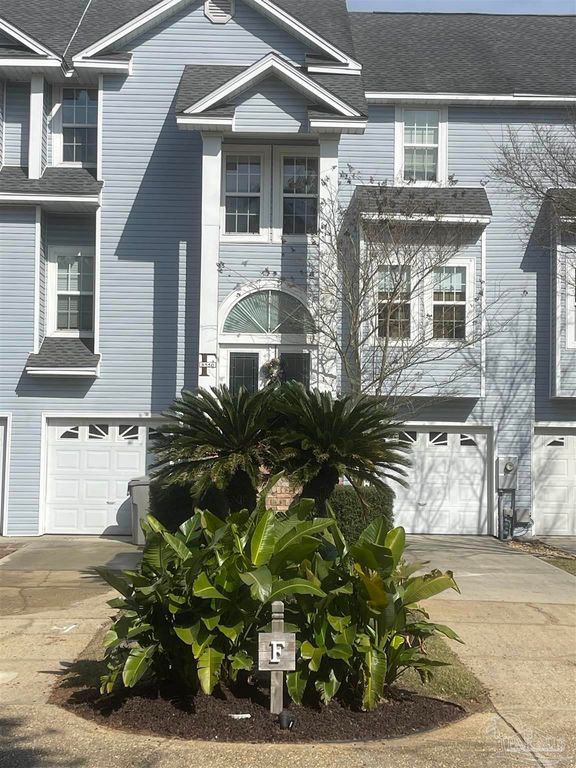 8550 Scenic Hwy F, Pensacola, FL 32514