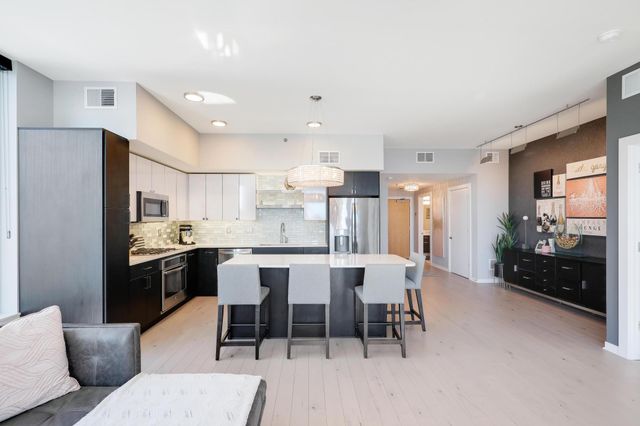 740 Portland Avenue 907, Minneapolis, MN 55415