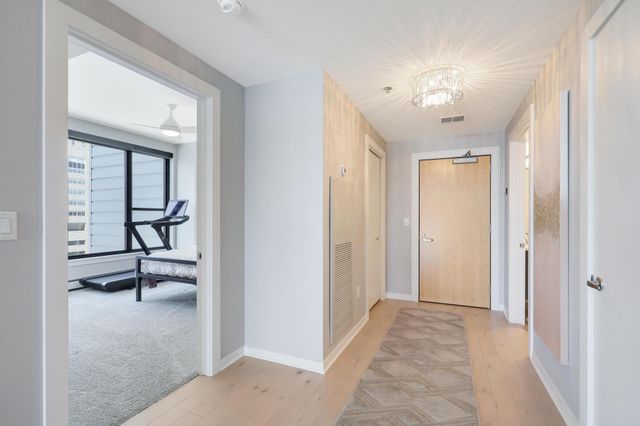 740 Portland Avenue 907, Minneapolis, MN 55415