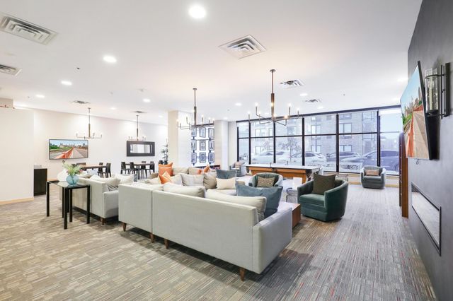 740 Portland Avenue 907, Minneapolis, MN 55415