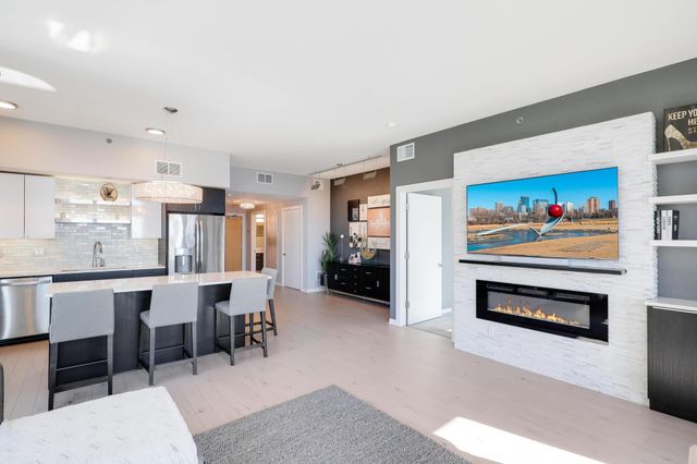 740 Portland Avenue 907, Minneapolis, MN 55415