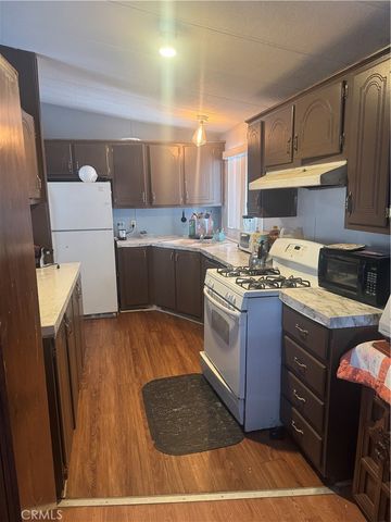 530 W Devonshire 7, Hemet, CA 92543