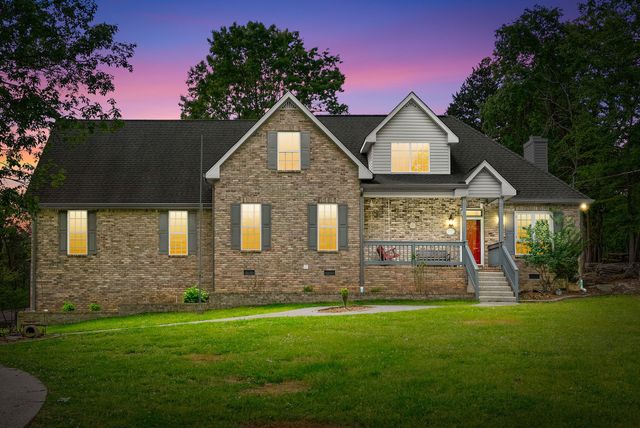 5398 Woods Edge Dr, Lebanon, TN 37090