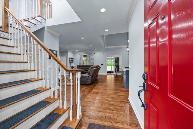 5398 Woods Edge Dr, Lebanon, TN 37090