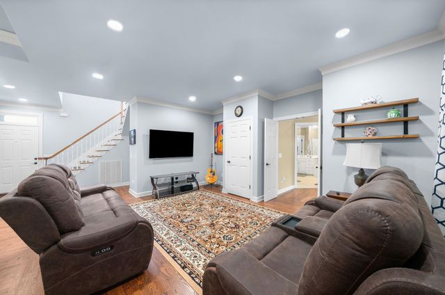 5398 Woods Edge Dr, Lebanon, TN 37090