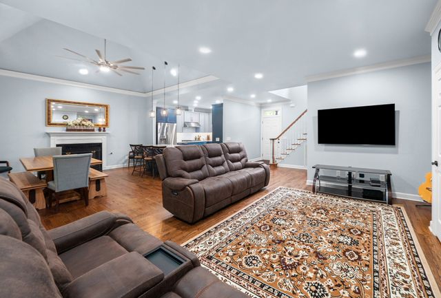 5398 Woods Edge Dr, Lebanon, TN 37090