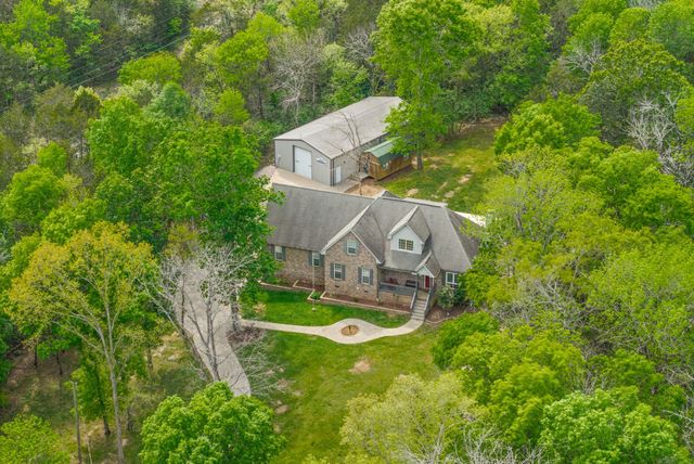 5398 Woods Edge Dr, Lebanon, TN 37090