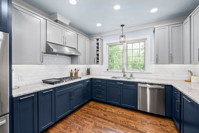 5398 Woods Edge Dr, Lebanon, TN 37090