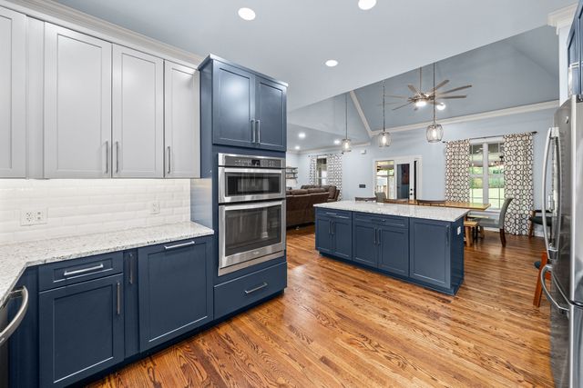 5398 Woods Edge Dr, Lebanon, TN 37090
