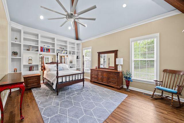 5398 Woods Edge Dr, Lebanon, TN 37090